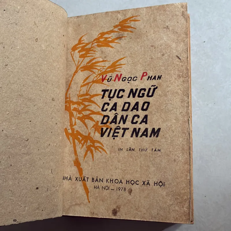 Tục ngữ ca dao dân ca Việt Nam - Vũ Ngọc Phan - 1978s 783590