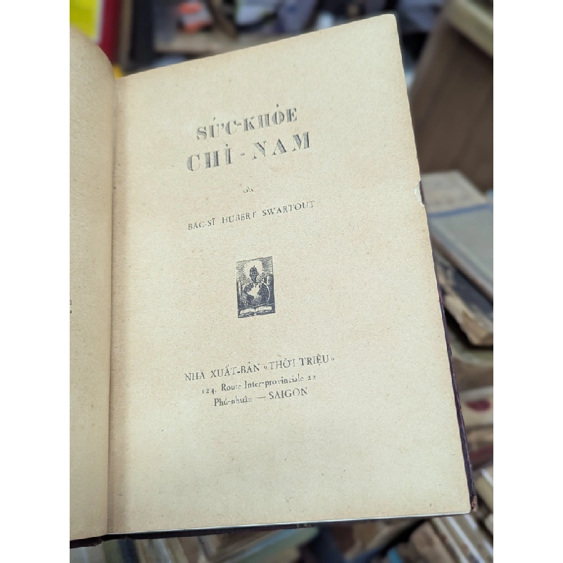 Sức khoẻ chỉ nam - một nhóm biên soạn ( bìa cứng ) 128699