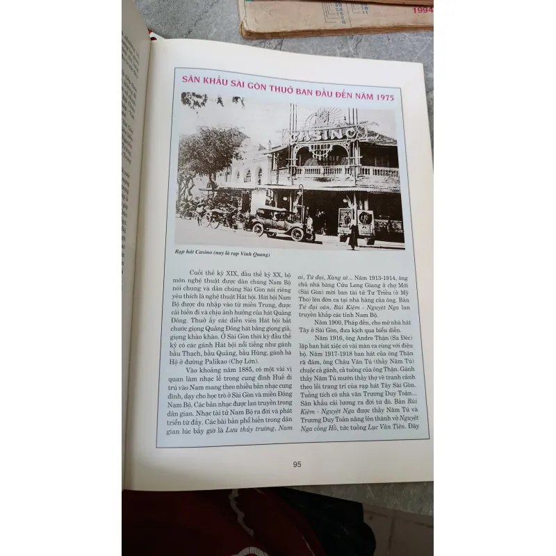 300 NĂM SÀI GÒN - THÀNH PHỐ HỒ CHÍ MINH 749493