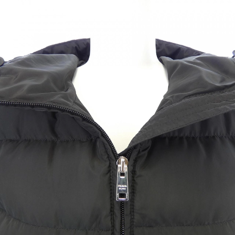 Áo khoác lông vũ PRADA logo hình tam giác 290364 R212 1060 - Hàng hiệu Authentic 814885