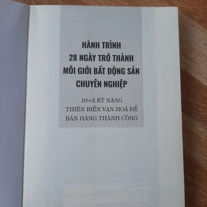 Sách Hành trình 28 ngày trở thành môi giới bất động sản chuyên nghiệp 384426