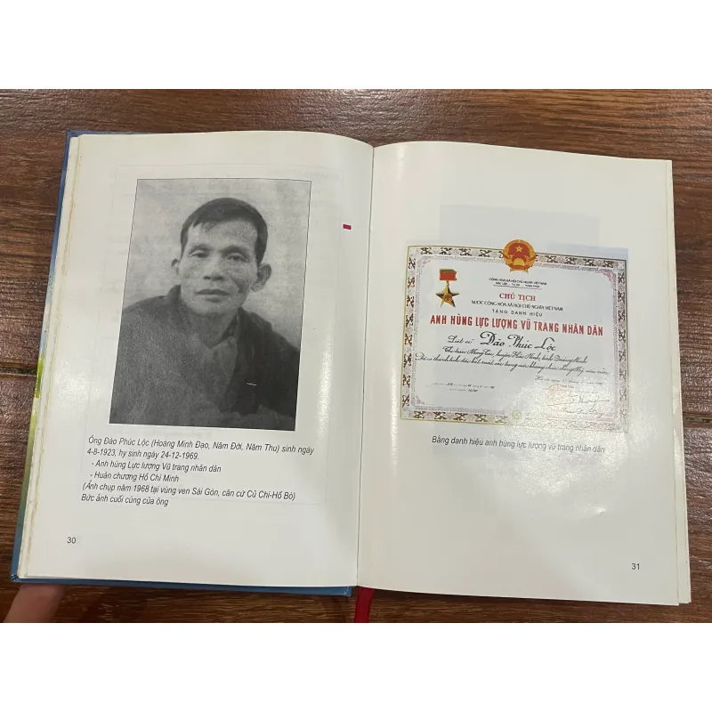 Khúc bi tráng trên sông Vàm Cỏ ( Chuyện chưa biết về người anh hùng) (Bm) 561018