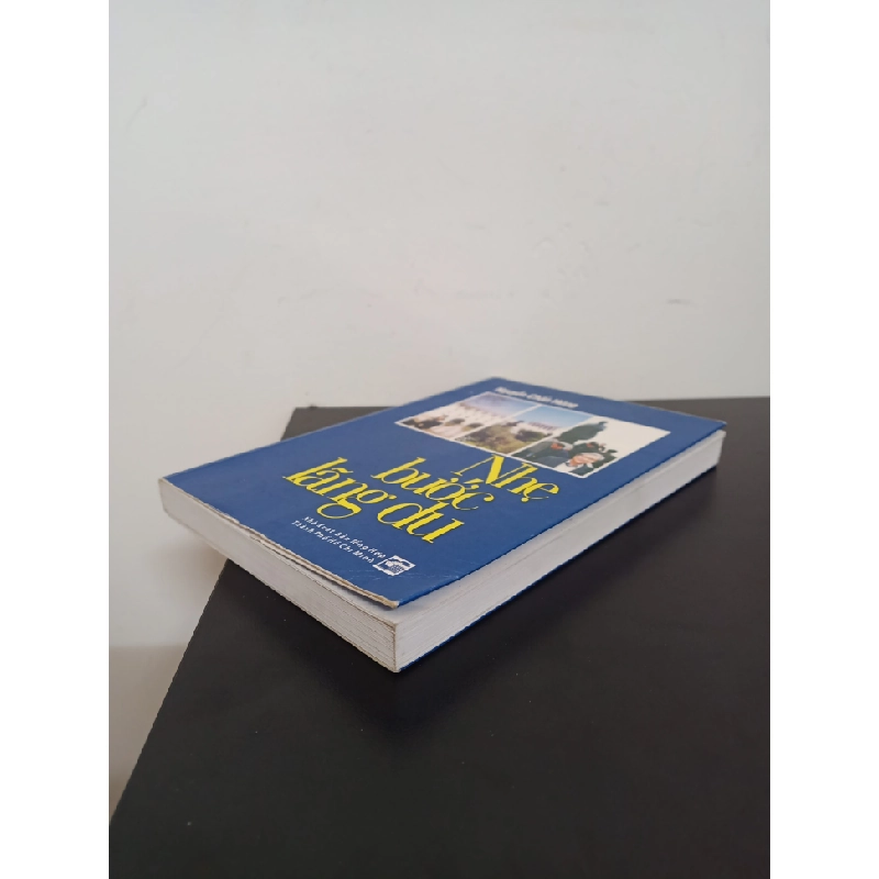 Nhẹ Bước Lãng Du (2012) - Nguyễn Chấn Hùng Mới 90% HCM.ASB0403 448475