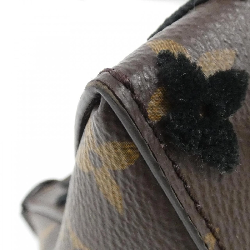 Túi đeo chéo Louis Vuitton Monogram Taffeta Triangle M45070 - Hàng hiệu Chính hãng 766472