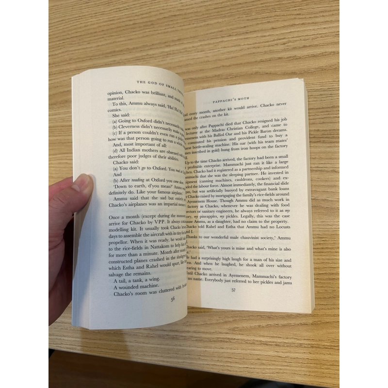The God of Small Things (Chúa Trời của những điều vụn vặt) - Arundhati Roy (MỚI) 391299