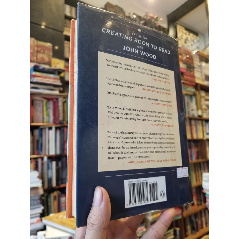 Creating Room To Read : A Story of Hope in the Battle for Global Literacy - John Wood 377085