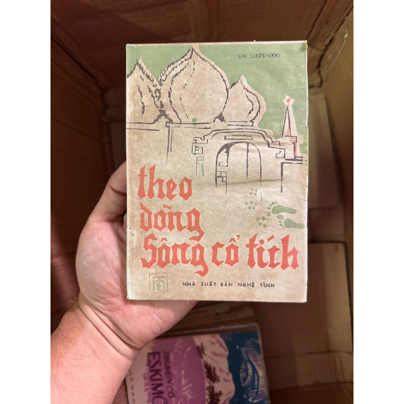 Sách Theo dòng sông cổ tích 447627