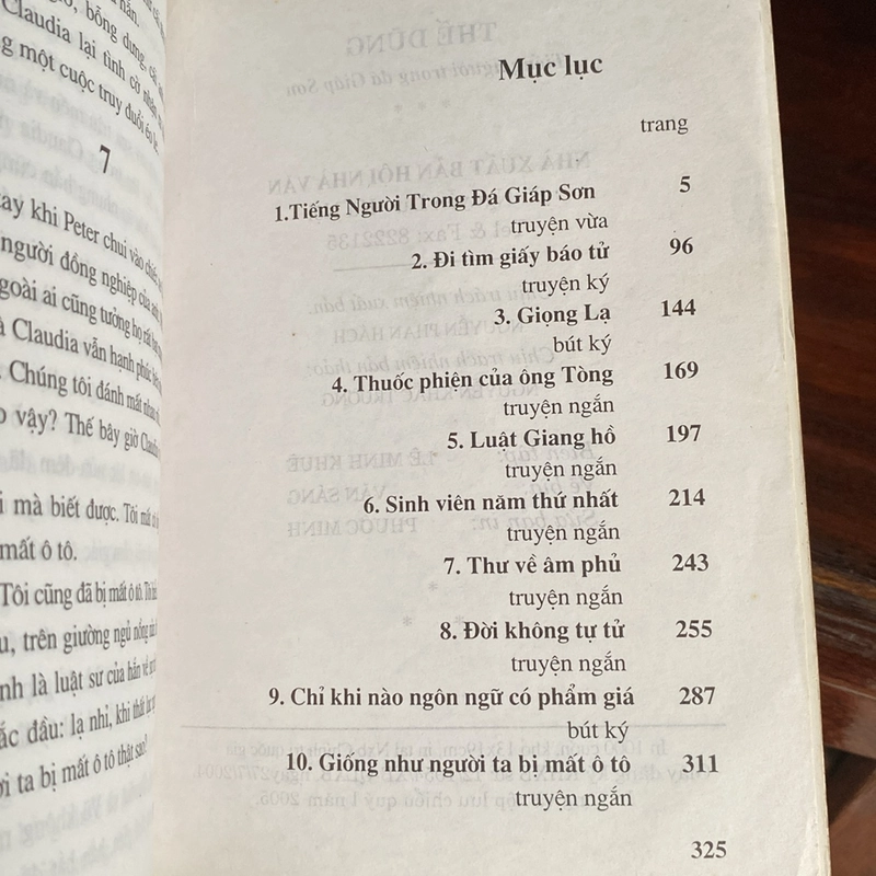 TIẾNG NGƯỜI TRONG ĐÁ GIÁP SƠN, BẢN CÓ CHỮ KÝ TÁC GIẢ THẾ DŨNG (XB 2005) 502626