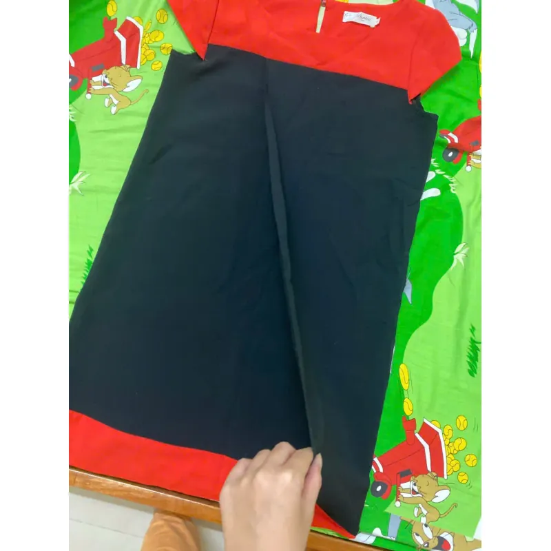Váy đen suông PANTIO size M đã sử dụng 861354