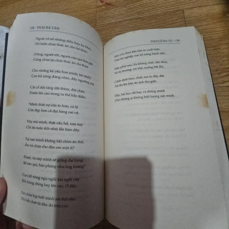 Thơ cổ Ba Tư (có chữ ký tác giả )
60k 758384