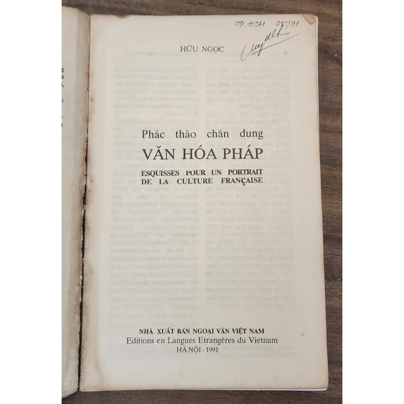 PHÁC THẢO CHÂN DUNG VĂN HÓA PHÁP (Hữu Ngọc), có tranh ảmh minh họa, kiến thức phong phú 718607
