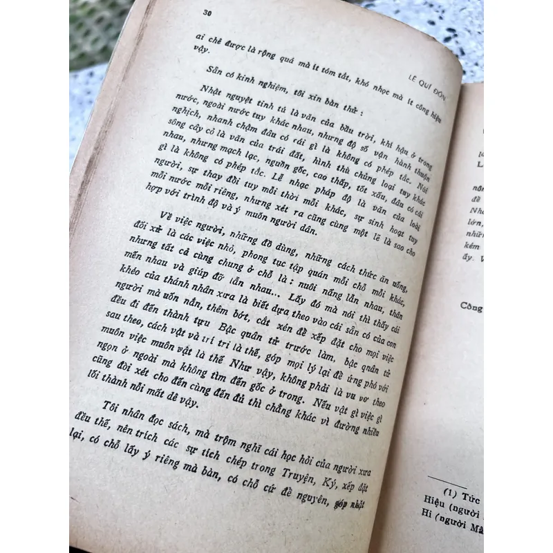 Vân đài loại ngữ - Lê Quí Đôn 592150