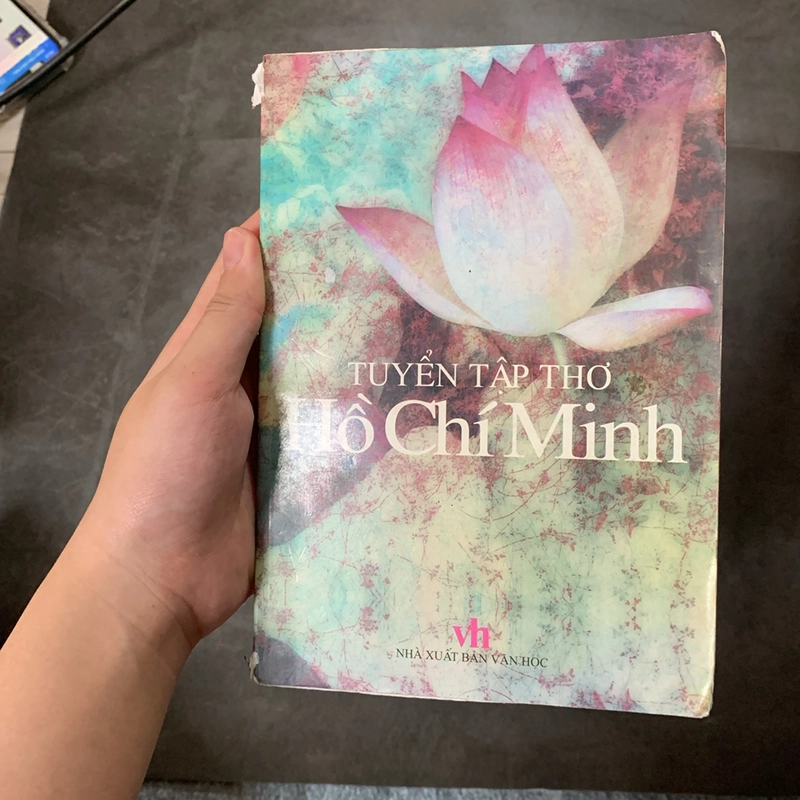 Tuyển tập thơ Hồ Chí Minh 520927