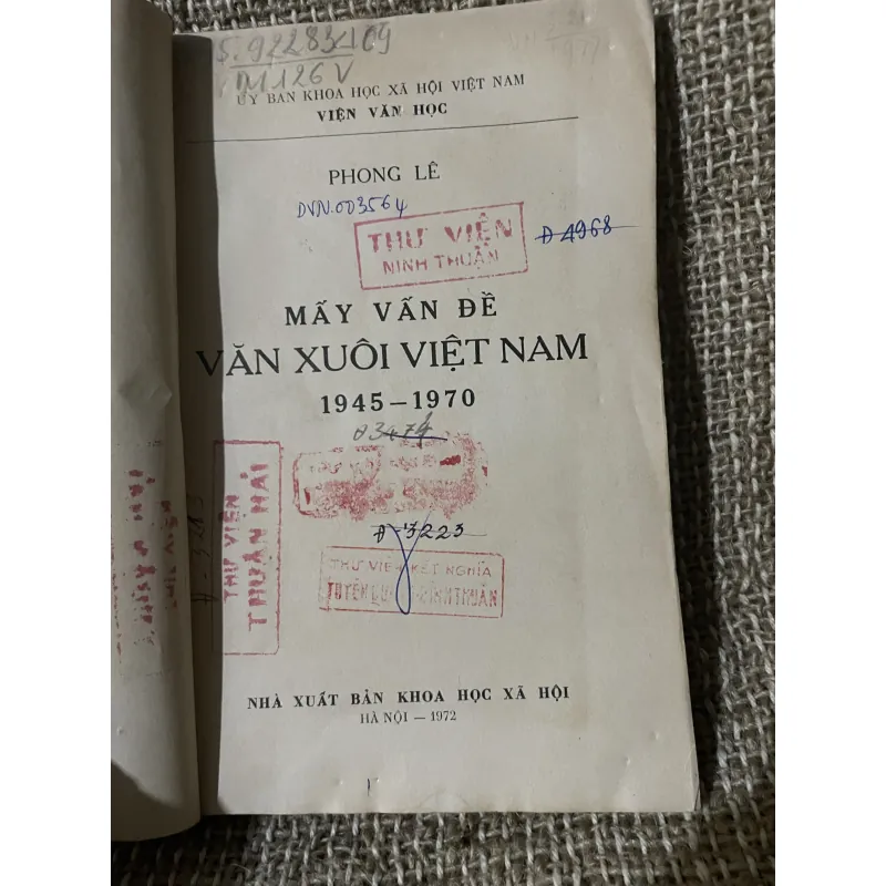 Mấy vấn đề văn xuôi Việt Nam 1944-1970; Phong Lê; 1972 1024480