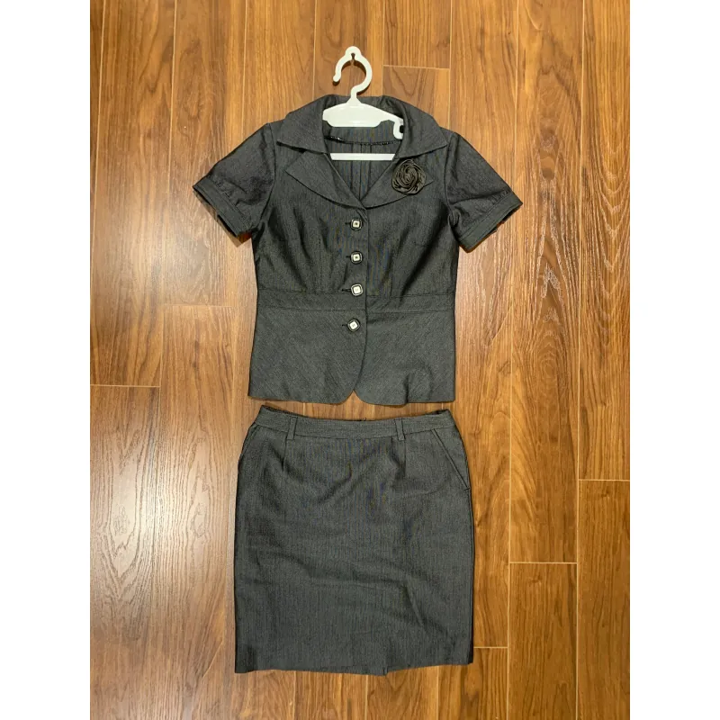 Vest nữ công sở cổ V phối hoa nổi bật size M màu xám đậm 602874