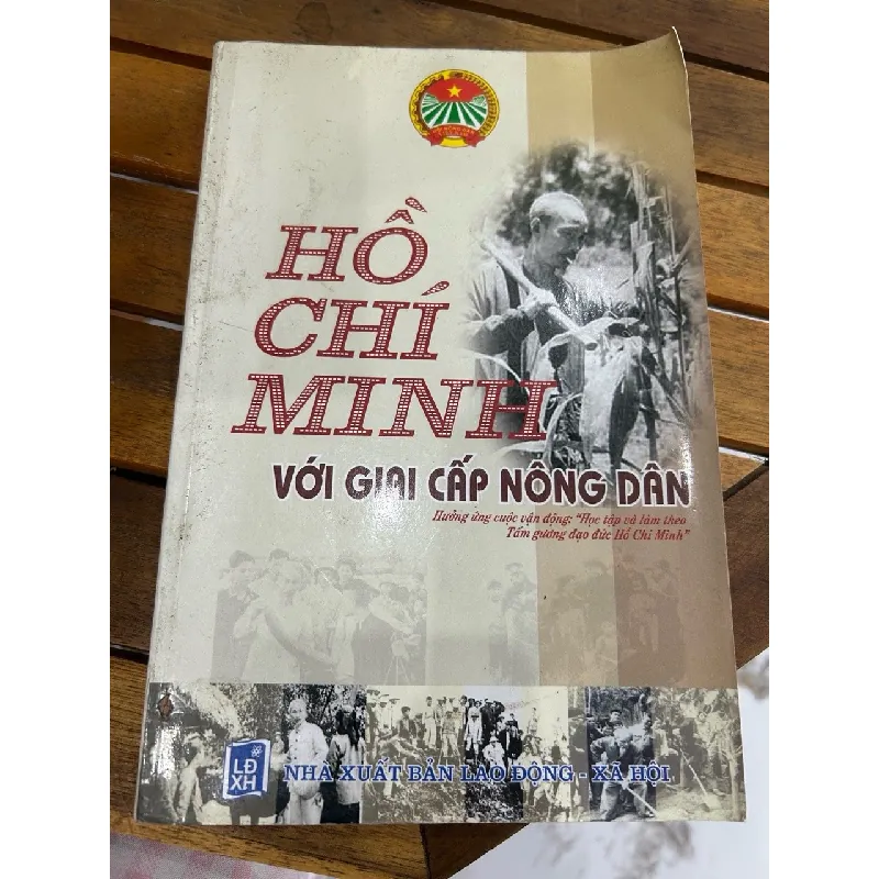Hồ Chí Minh với giai cấp nông dân – NXB Lao động xã hội 594121