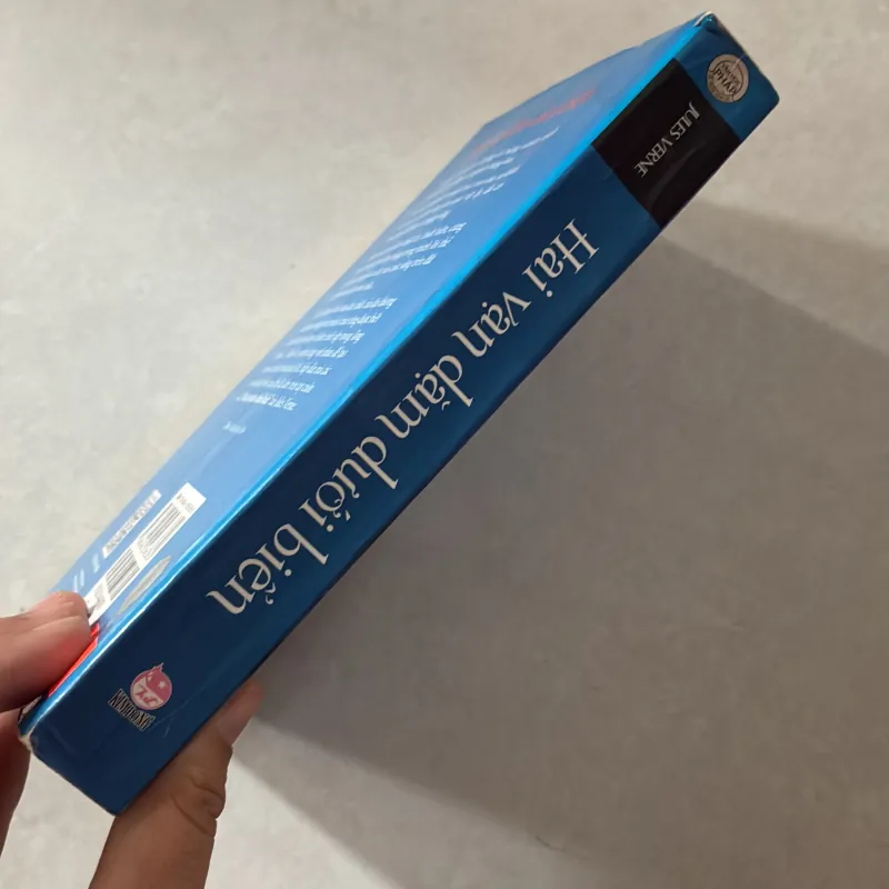 Hai vạn dặm dưới đáy biển - Jules Verne 748124