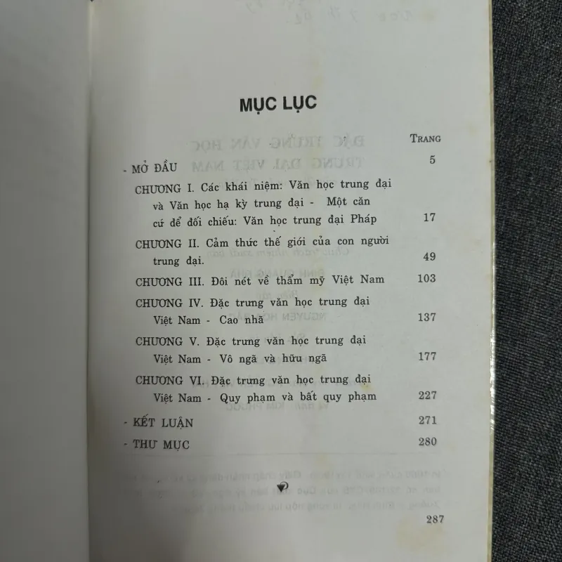 Đặc trưng văn học trung đại Việt Nam - Gs. Lê Trí Viễn 1002222