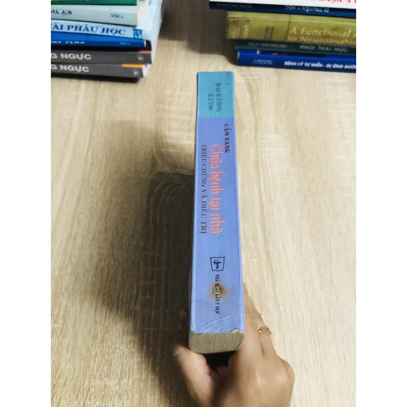 CẨM NANG CHỮA BỆNH TẠI NHÀ TRIỆU CHỨNG VÀ ĐIỀU TR 1013037