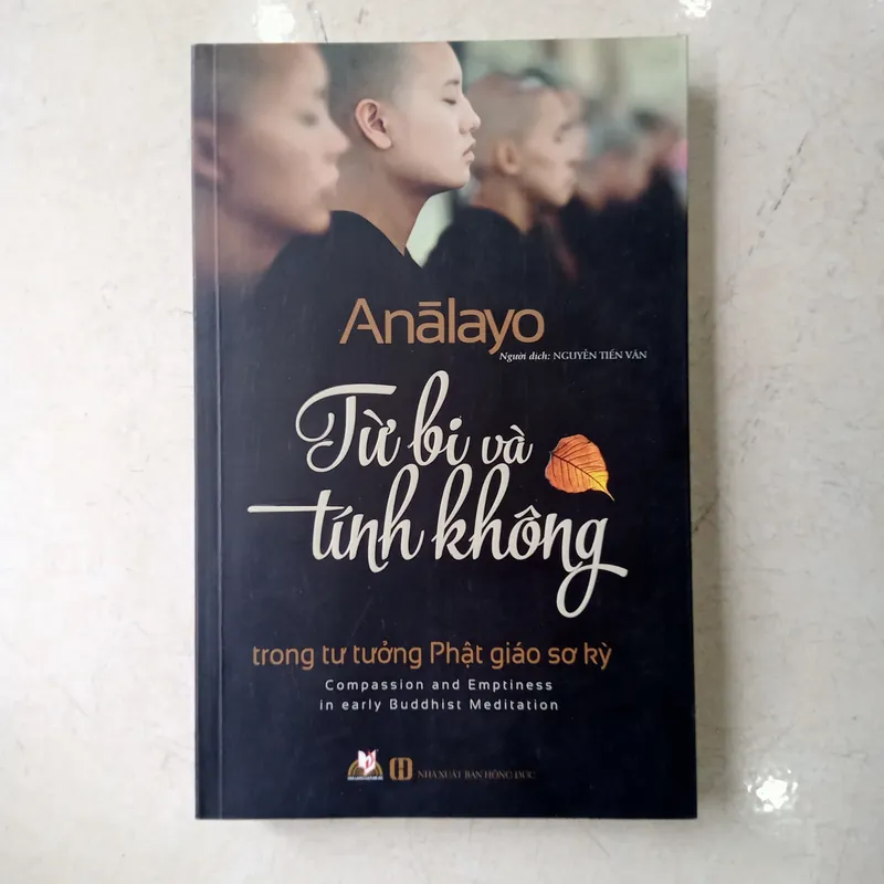 Từ bi và tính không 📚 711466