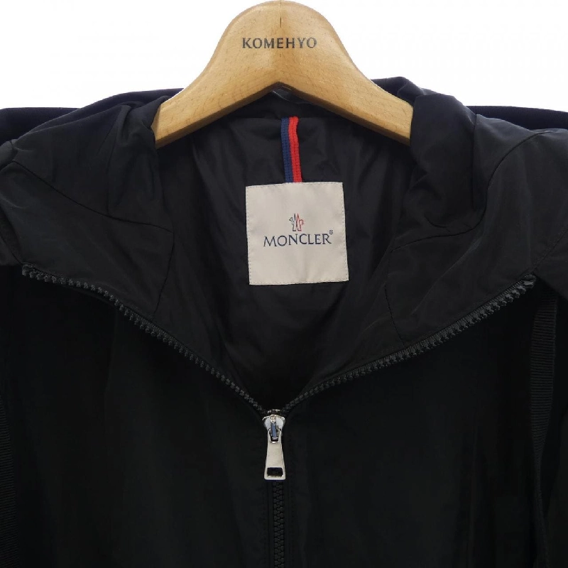 Áo khoác MONCLER TOPAZ 630336