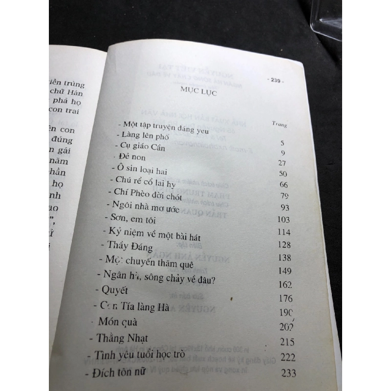 Ngân hà sông chảy về đâu mới 70% ố có dấu mộc và viết nhẹ trang đầu 2009 Nguyễn Viết Tại HPB0906 SÁCH VĂN HỌC 914717