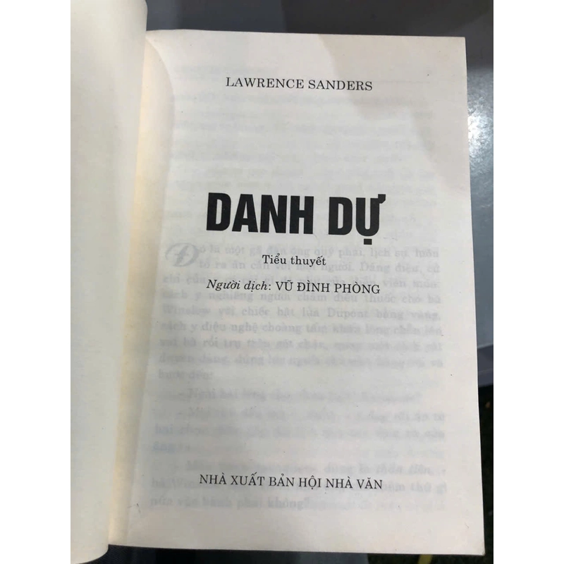 DANH DỰ - LAWRENCE SANDER 448712