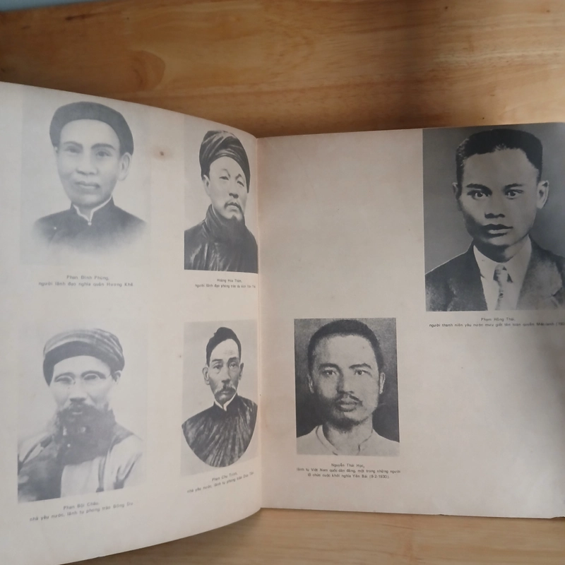 Tập Ảnh 45 Năm Hoạt Động Của Đảng Lao Động Việt Nam (1930 - 1975) - Xb 1975 539236