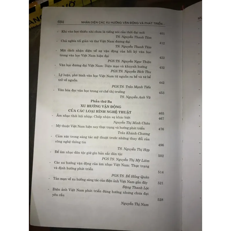 Nhận diện các xu hướng vận động và phát triển của văn học nghệ thuật Việt Nam hiện nay  732796