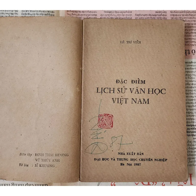 ĐẶC ĐIỂM LỊCH SỬ VĂN HỌC VIỆT NAM - Giáo sư Lê Trí Viễn 717579