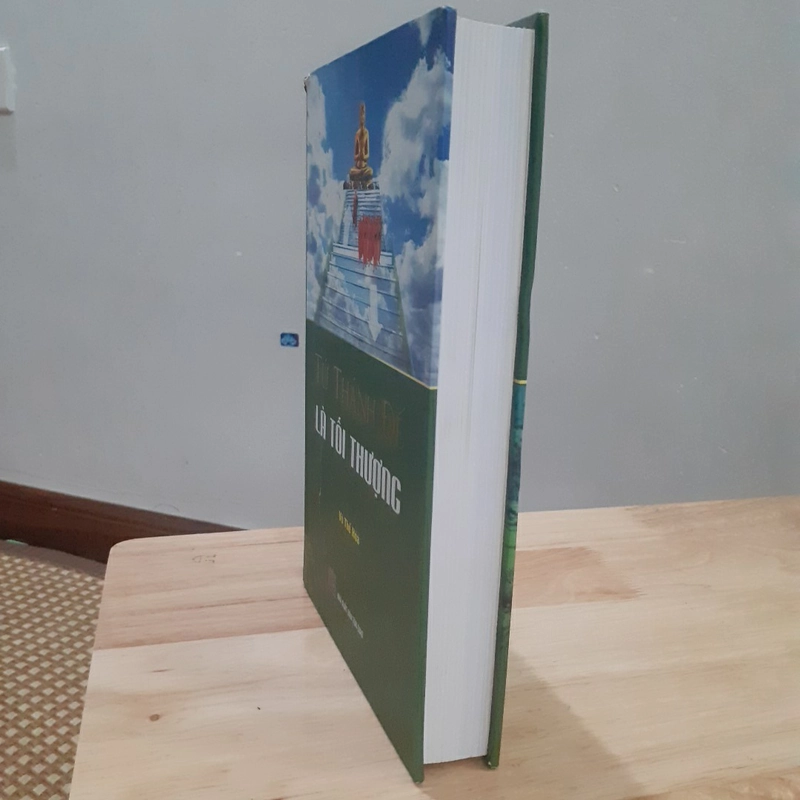 Tứ Thánh Đế là tối thượng (bìa bị rách 2 chỗ như hình, ruột như mới) 521152