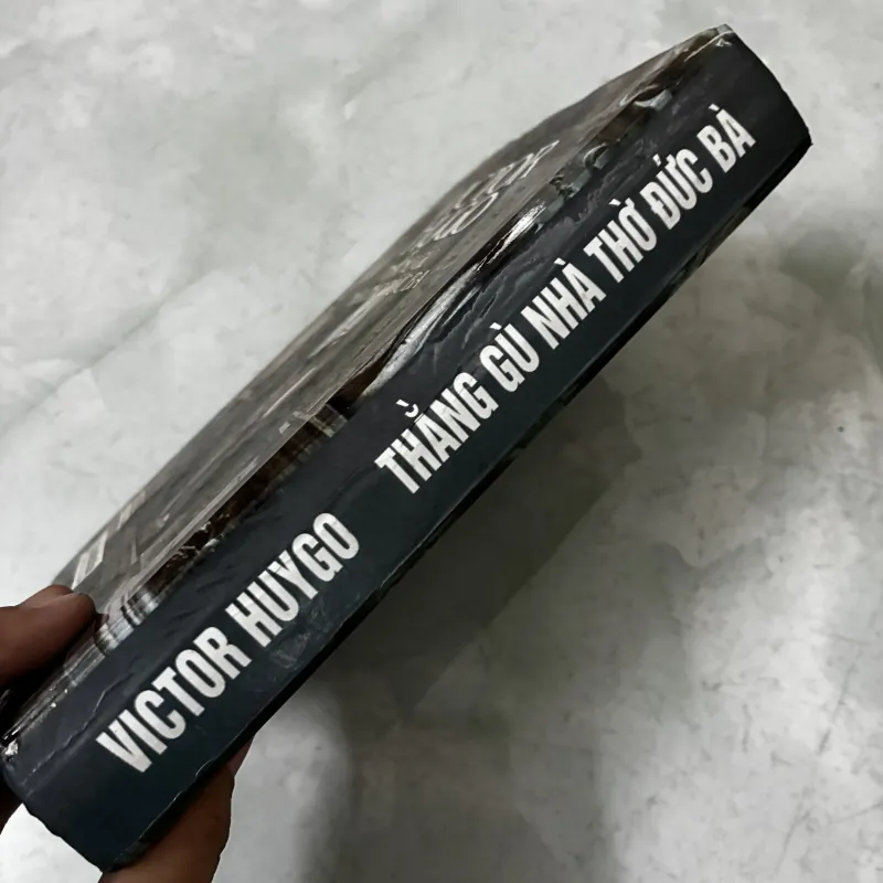 Thằng gù nhà thờ Đức Bà - Victor Hugo 1040785