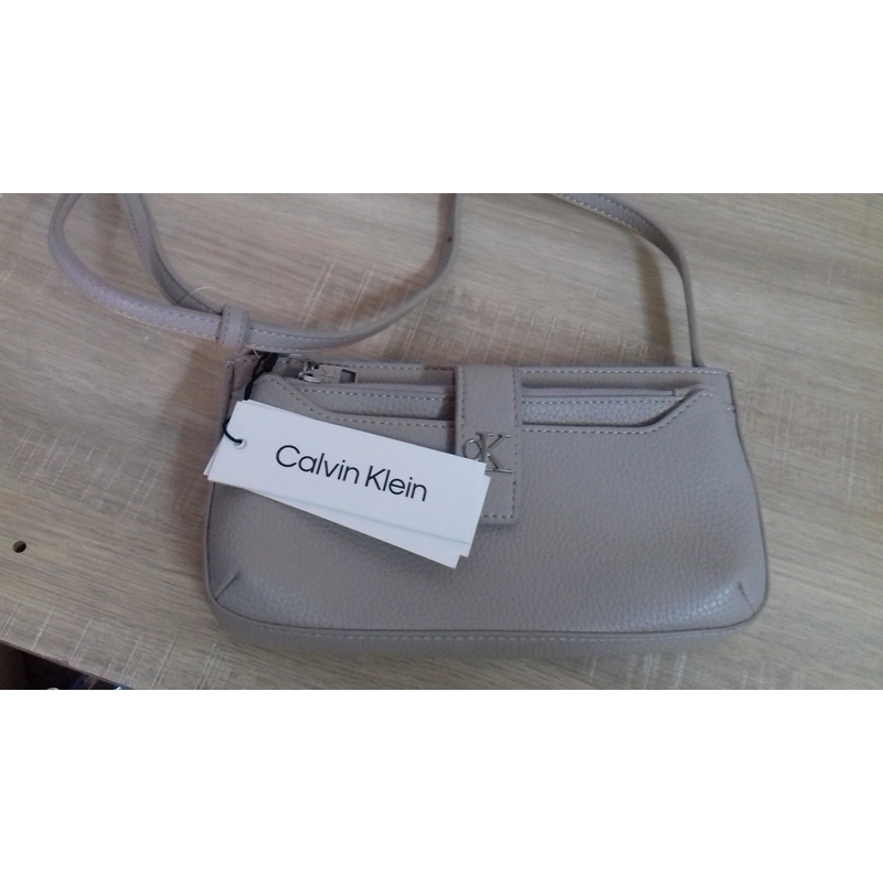 Túi Calvin Klein chính hãng ( túi nữ xách tay,  mới, kèm mác, chưa sử dụng 495775
