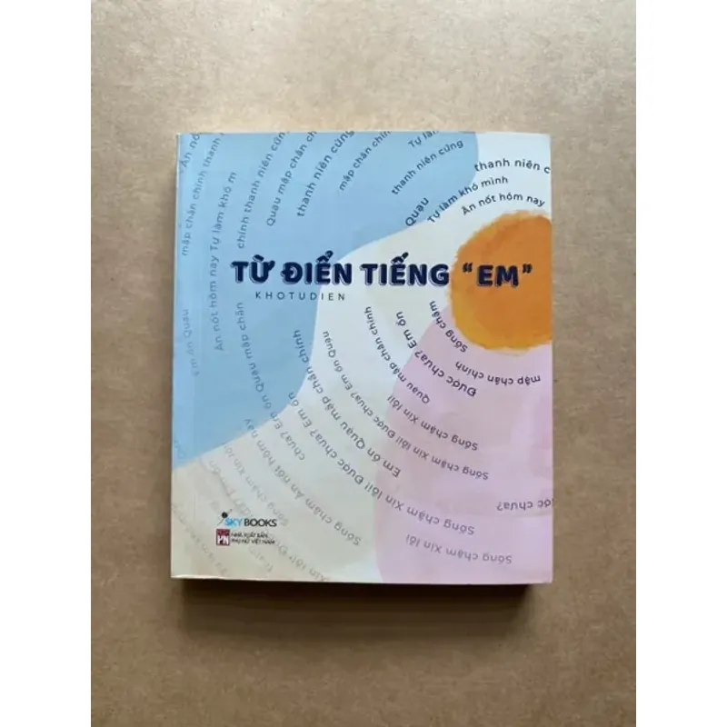 Sách - Từ điển tiếng Em (nguyên seal) - Khotudien 604046