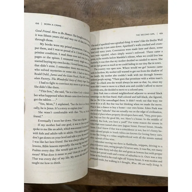 Born a Crime: Stories From a South African Childhood - Trevor Noah 734808