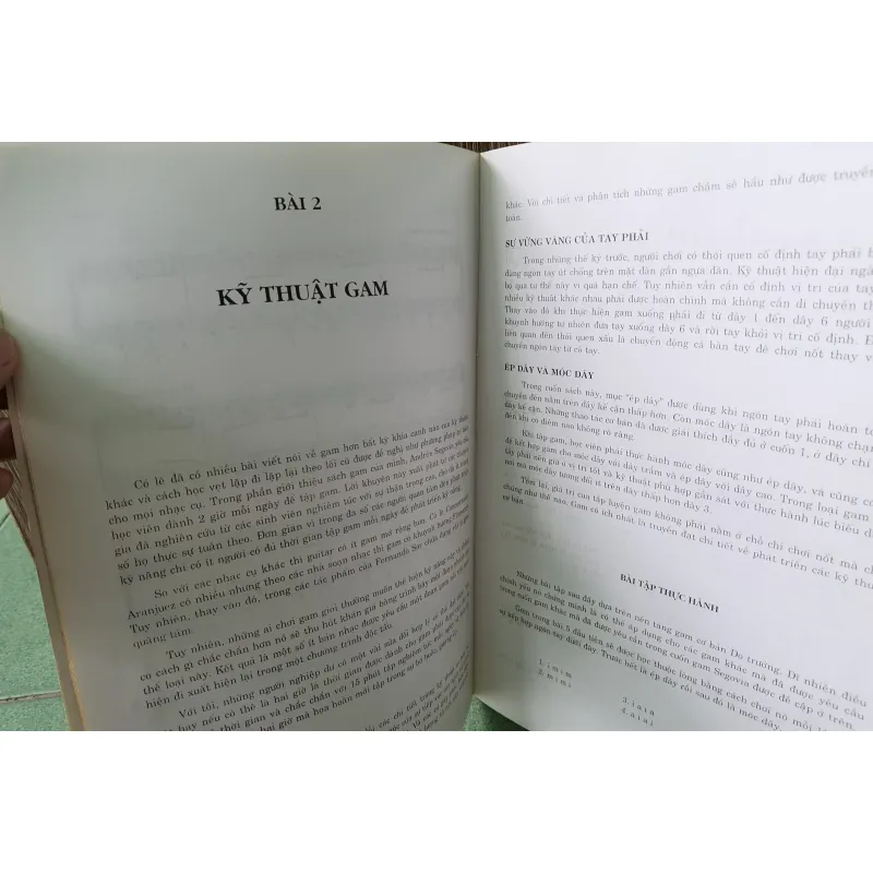 [Học đàn guitar căn bản] Tự học đàn guitar solo tập 2 - Frederick M. Noad  1021216