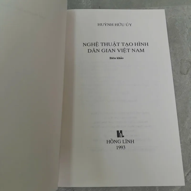 NGHỆ THUẬT TẠO HÌNH DÂN GIAN VIỆT NAM - HUỲNH HỮU ỦY 697929