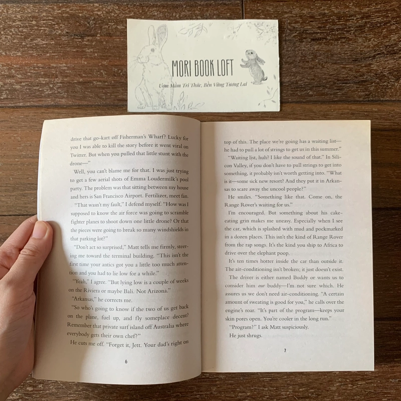 Sách ngoại văn Unplugged – Gordon Korman, Used, trình độ B1 498804