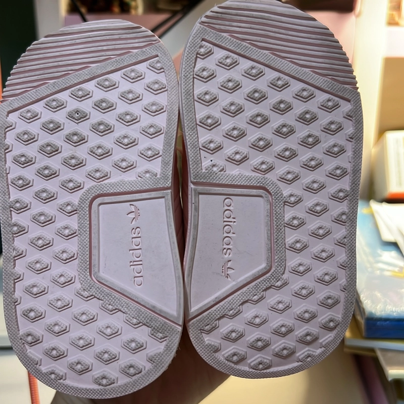 Giày Adidas bé gái,size 19 màu hồng siêu xinh, êm chân dành cho bé từ 9-18tháng 518779