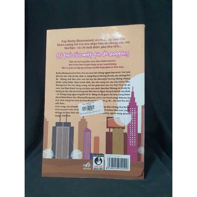 TỰ THÚ CỦA MỘT TÍN ĐỒ SHOPPING, MỚI 80% 2008 -HCM205 SOPHIE KINSELLA SÁCH VĂN HỌC 923374