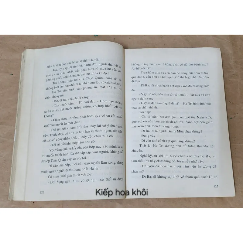 Văn học Hongkong: KIẾP HOA KHÔI (Lương Phụng Nghi) 702586