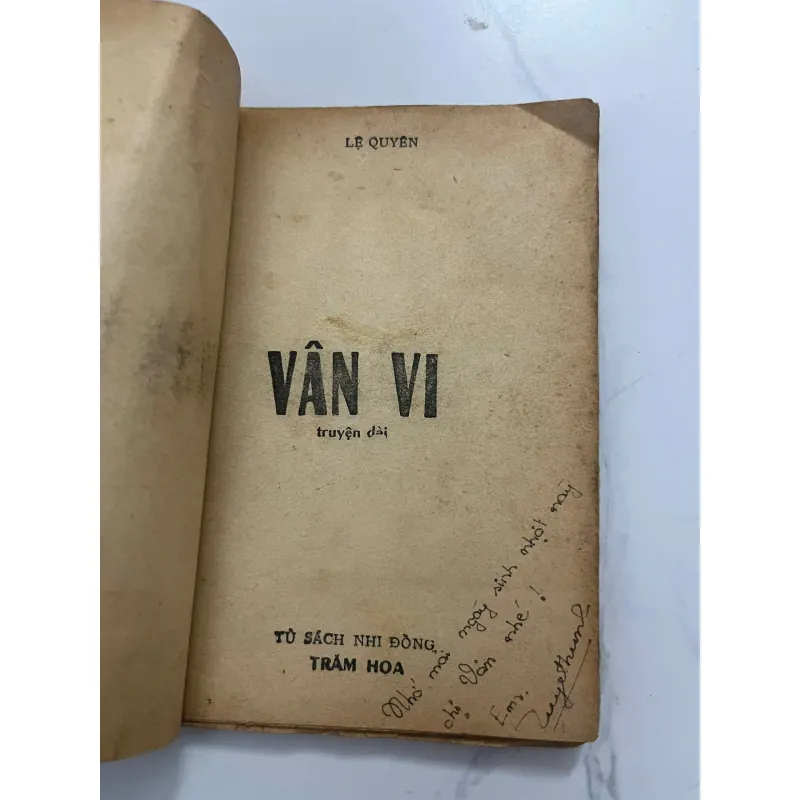Vân Vi – Lệ Quyên - tủ sách Trăm Hoa 1967 991665