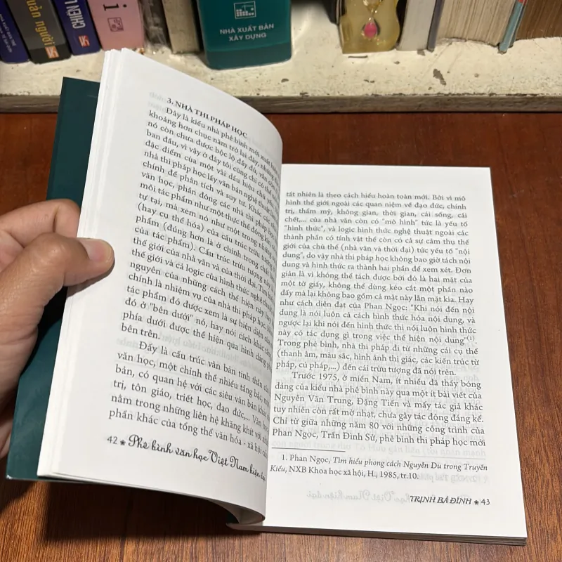 II Phê Bình Văn Học Việt Nam Hiện Đại - Trịnh Bá Đĩnh - 2011 907602