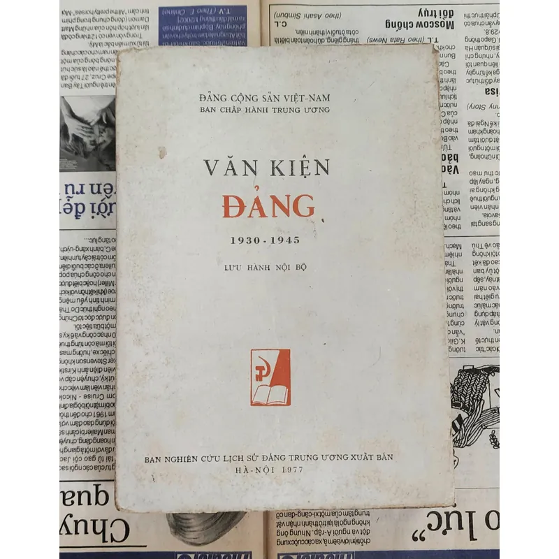 VĂN KIỆN ĐẢNG 1930-1945 (Lưu hành nội bộ) 726582