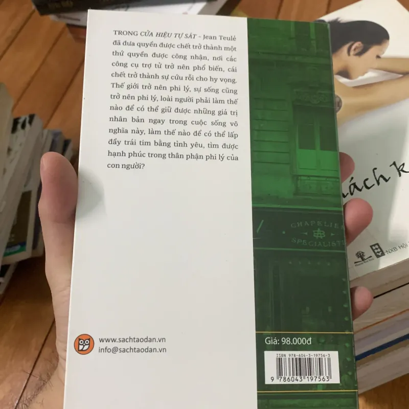 Cửa hiệu tự sát 754157