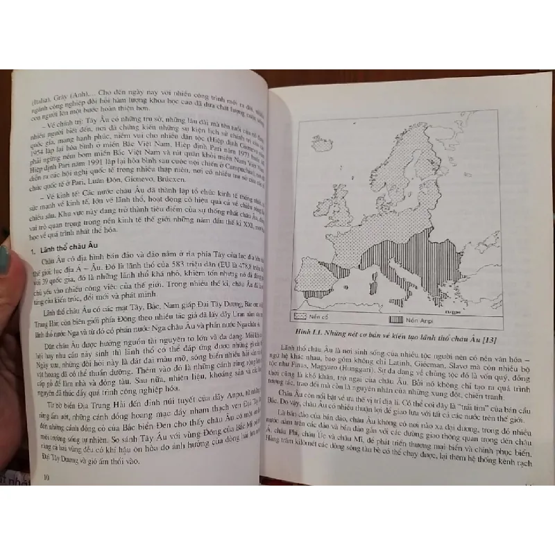 Địa lý kinh tế - Xã hội châu Âu và Liên Bang Nga - Ông Thị Đan Thanh chủ biên 707574