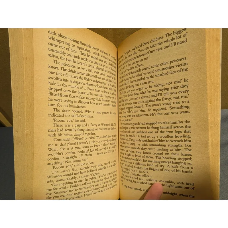 1984 - George Orwell 787859