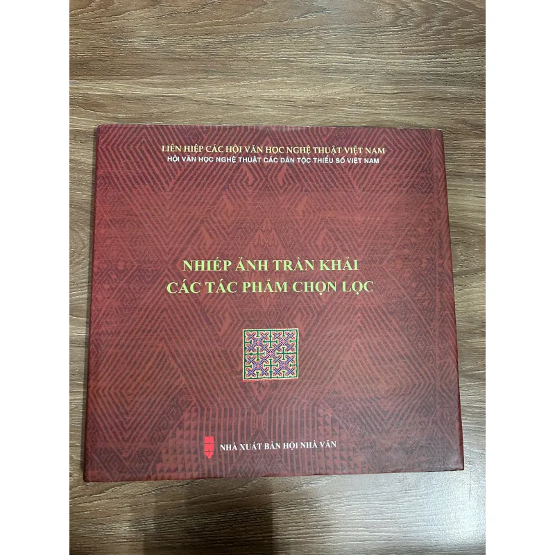 Nhiếp ảnh các dân tộc thiểu số – Nhiều tác giả 761359