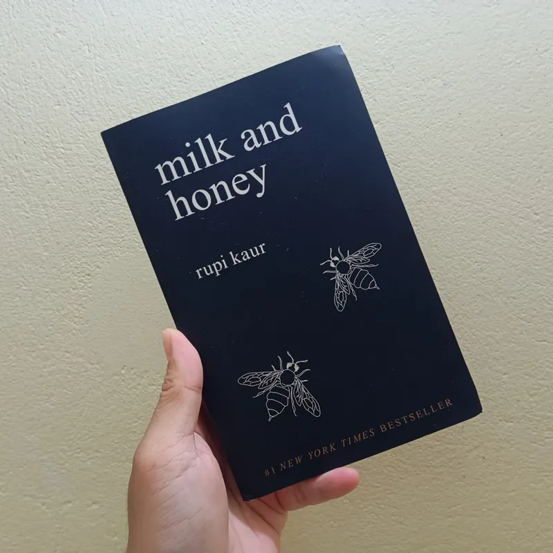 Milk and honey, sách ngoại văn tiếng Anh  575420