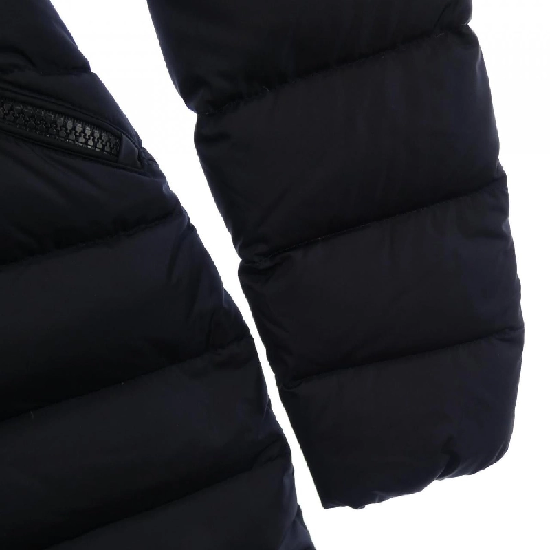 Áo khoác lông vũ MONCLER 643928